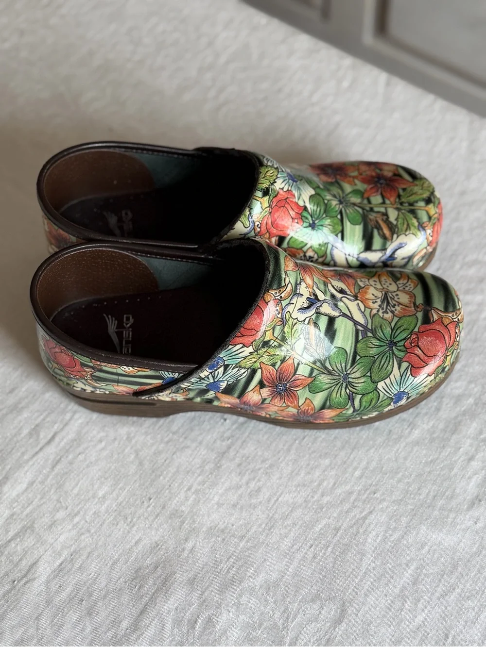 Dansko Spring Time Floral Patent Multi Colour Clogs Size 40 (US 9) - Picture 6 of 11